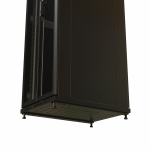WRline Шкаф напольный 19-дюймовый, 22U, 1166x600х800 мм (ВхШхГ), передняя и задняя распашные перфорированные двери (75%), цвет черный (RAL 9004) (разо